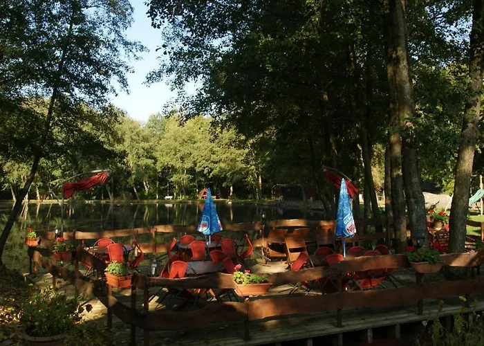 Camping Le De Lola *